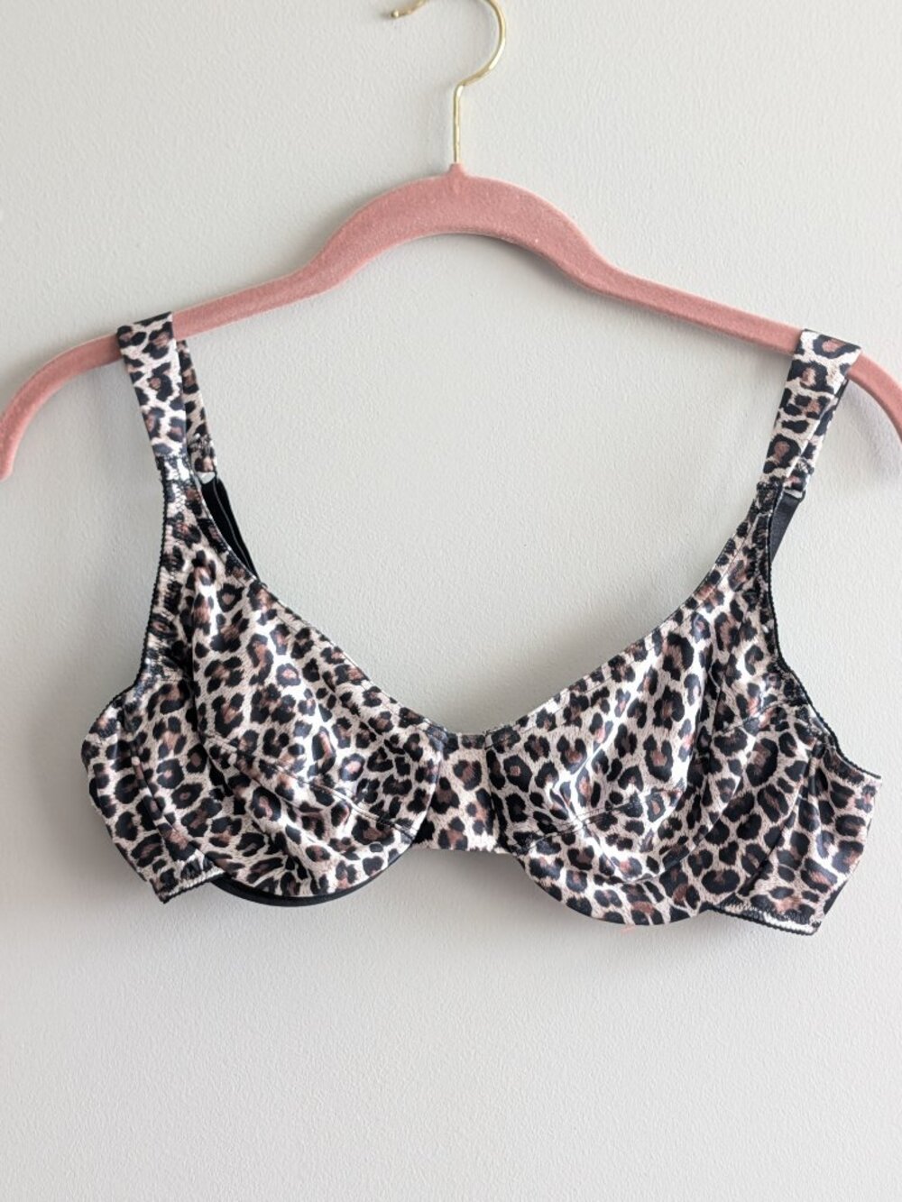 Vintage Vanity Fair Animal Print Bra Nylon Underwire Size 38B Style 75-443